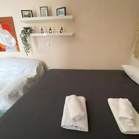 منزل للإقامة Banana Tree, Habitacion-studio, Independiente, Con Bano Propio, En Casa Particular, Patio Comun جيريز