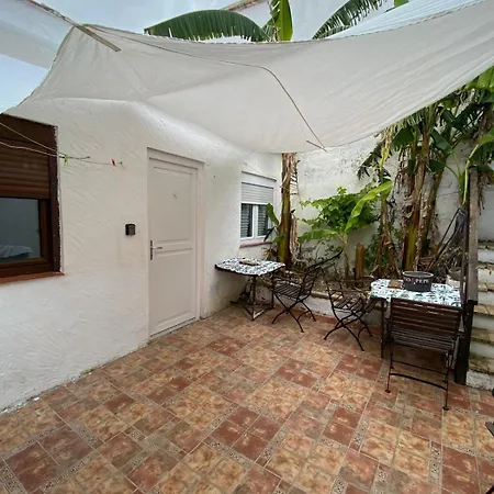 Banana Tree, Habitacion-Studio, Independiente, Con Bano Propio, En Casa De Vecinos Tipica, Patio Comun * Jerez de la Frontera